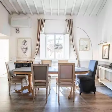 Ponte Vecchio Loft Elegante Lägenhet *